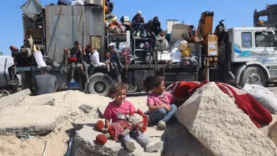 UNICEF/UNI863960/El Baba Thousands of Palestinian families flee Gaza City toward the southern part of the Gaza Strip amid heavy bombardment and evacuation order. 15 September 2025