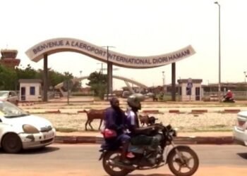 Niger : Explosions and gunfire erupt near international airport