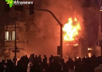 Amid Spiralling Protests ..Iran’s Pezeshkian Pledges Economic Overhaul 