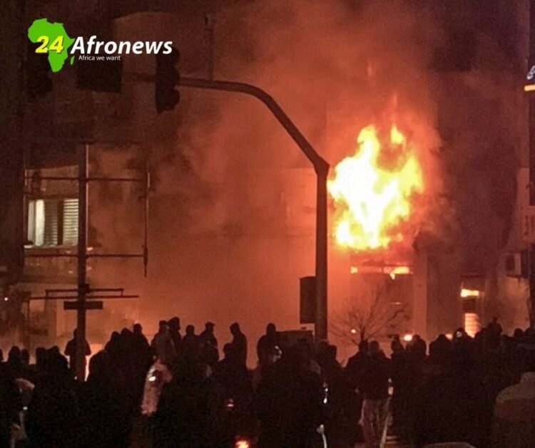 Amid Spiralling Protests ..Iran’s Pezeshkian Pledges Economic Overhaul 