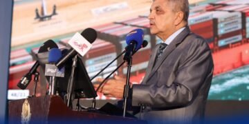 vessel traffic rises 9% .. Suez Canal revenue climbs 24.5%