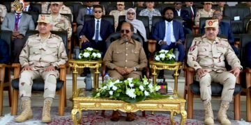 Somali president , Egyptian defence minister attend lineup of Egyptian troops for AU mission