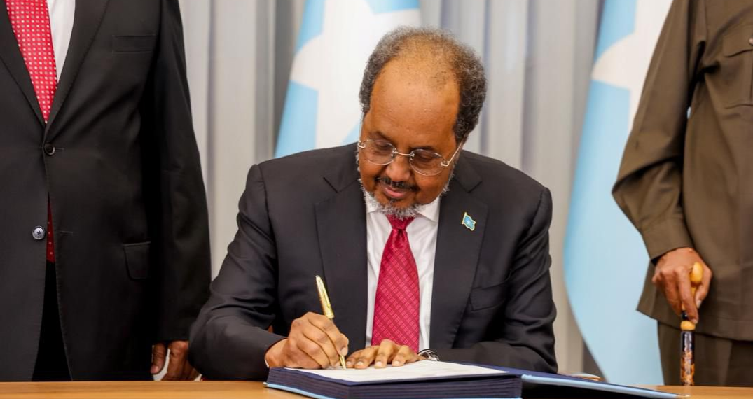 President Hassan Sheikh Signs New Federal Constitution of Somalia