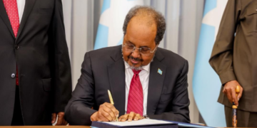 President Hassan Sheikh Signs New Federal Constitution of Somalia