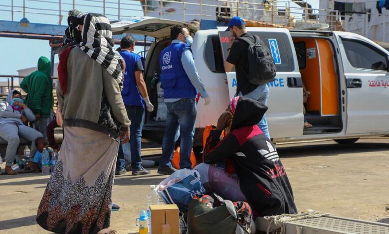 (Archive) IOM teams provide urgent medical assistance to migrants at the port of Abu Sita in Tripoli, Libya.
